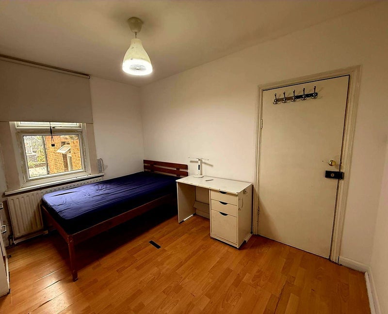 Room York Road in Greater London