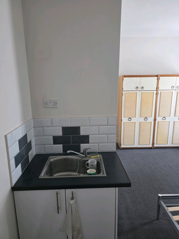 Room Broad Lane in Greater London