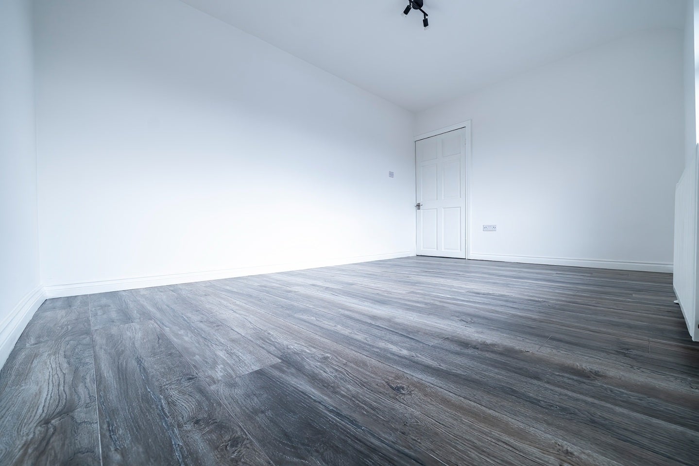 Room Ravenscar Road in Greater London