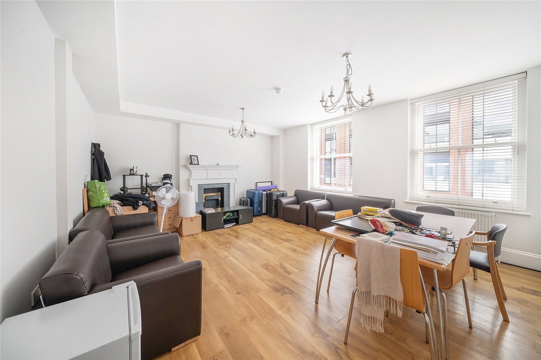 Room Fulham Road in Greater London