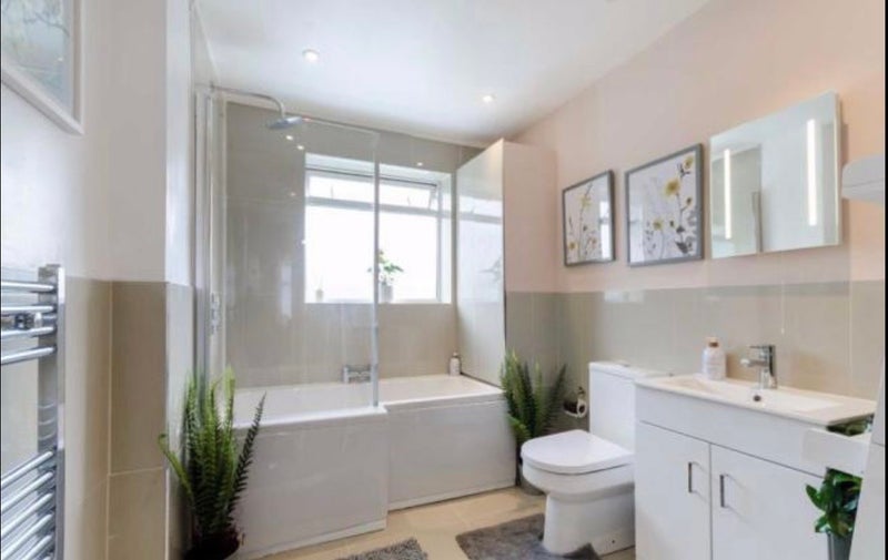 Room Robin Hood Way in Greater London