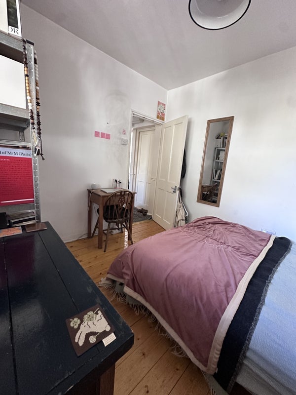 Room Amhurst Road in Greater London