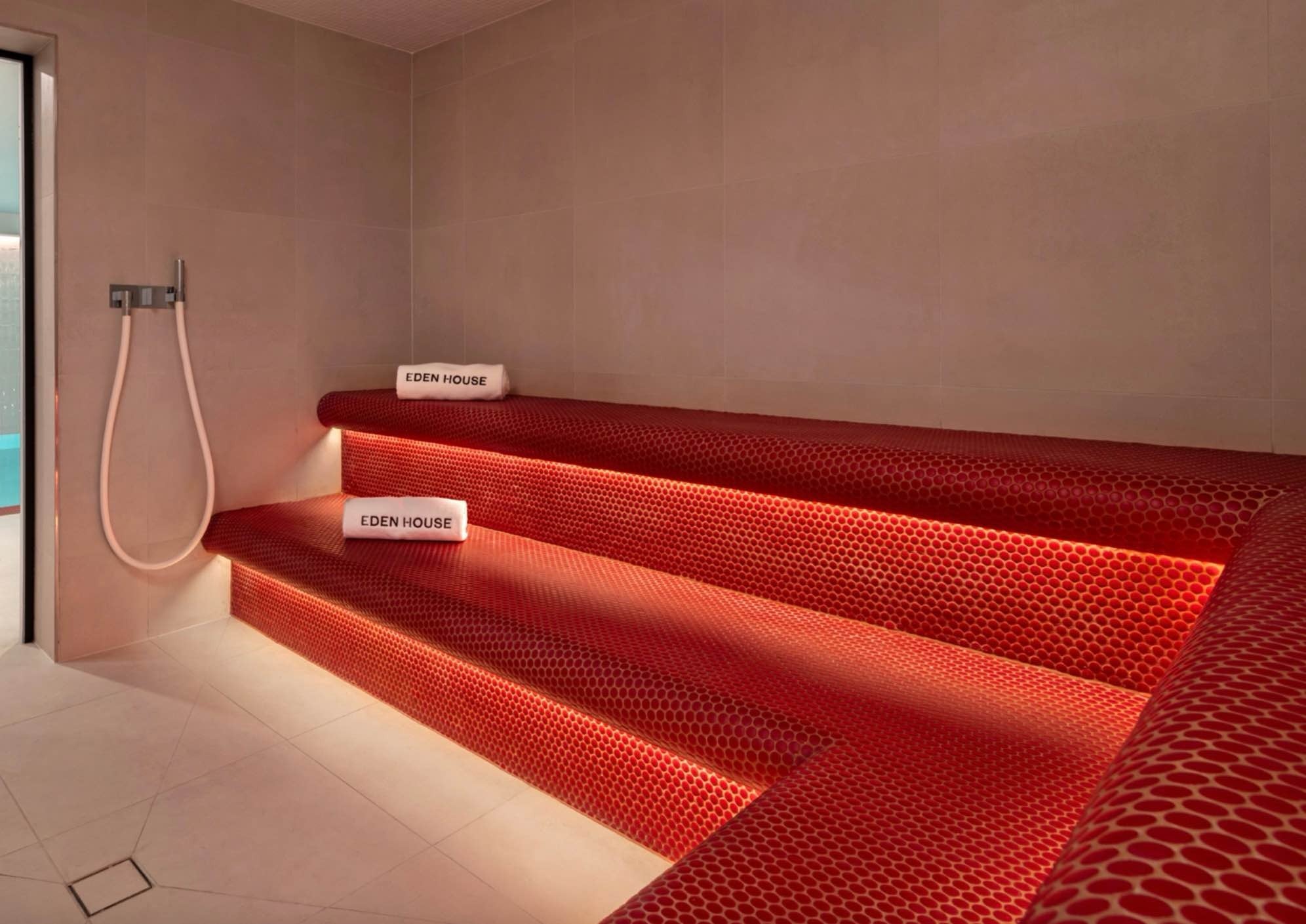 Flat Sandstone Lane in Greater London