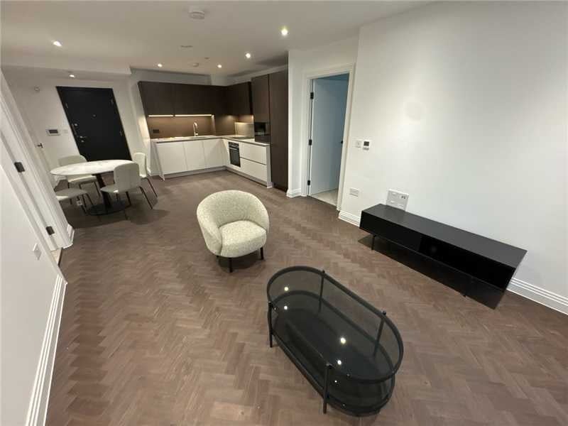 Flat Sandstone Lane in Greater London