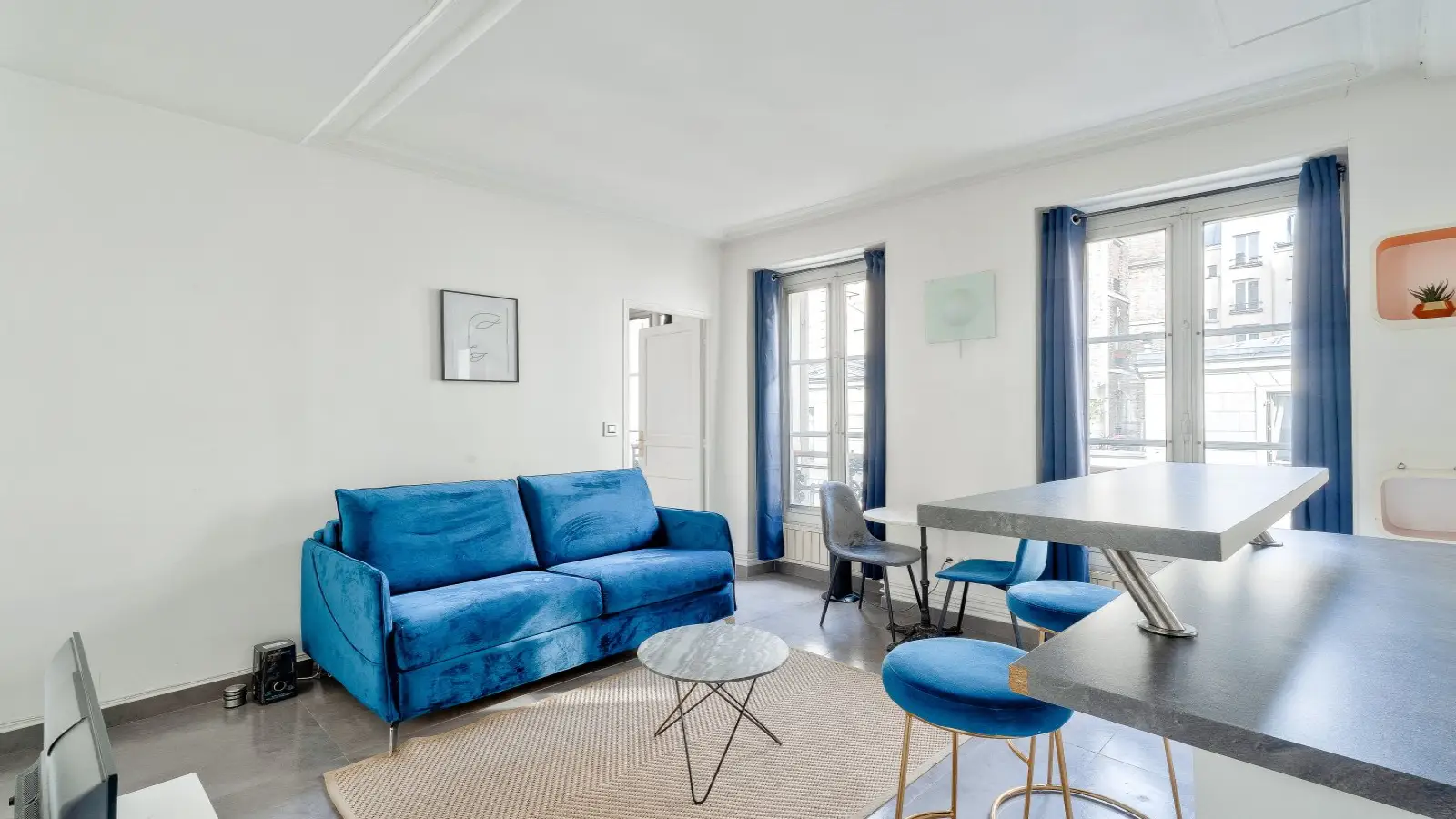 Flat Rue Bridaine in Paris