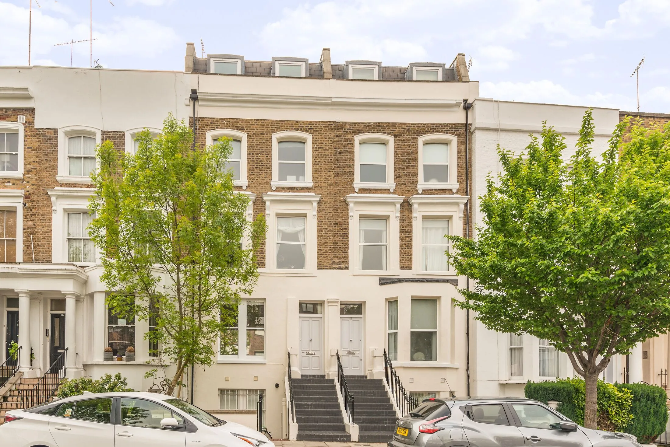Flat Cornwall Crescent in Greater London