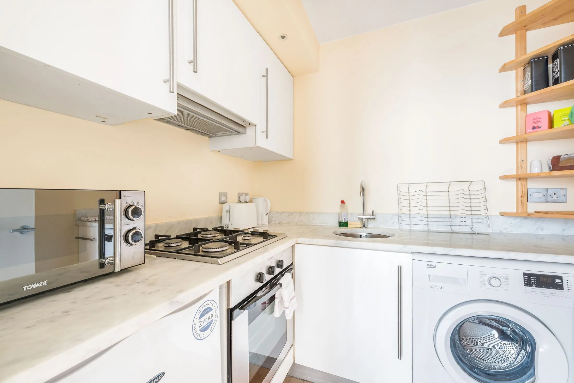 Flat Cornwall Crescent in Greater London