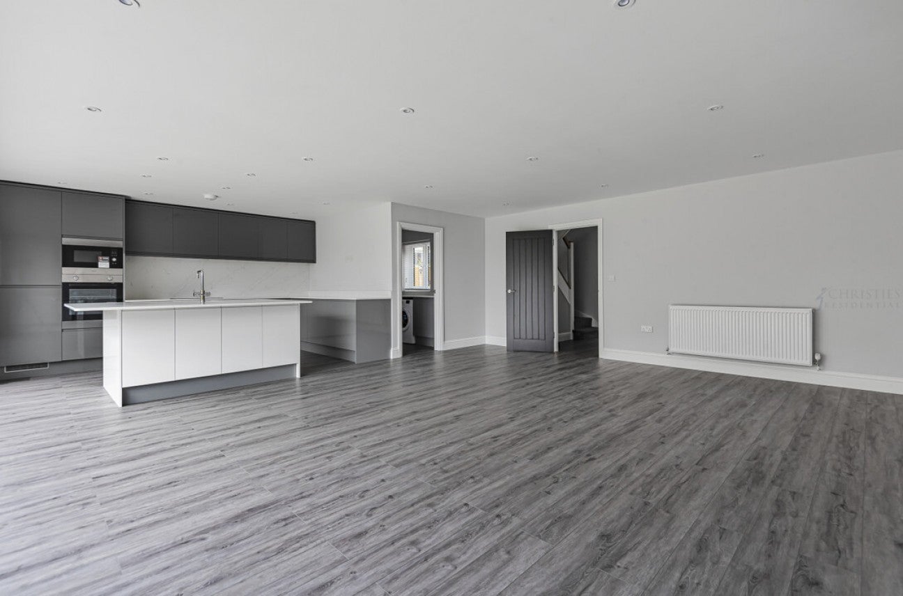 Flat Epsom Road in Mole Valley