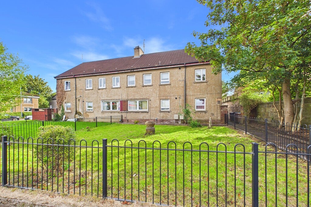Flat Renfrew Road in Paisley