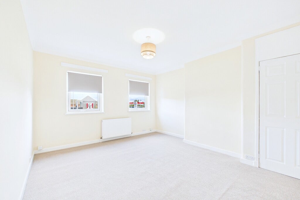 Flat Renfrew Road in Paisley