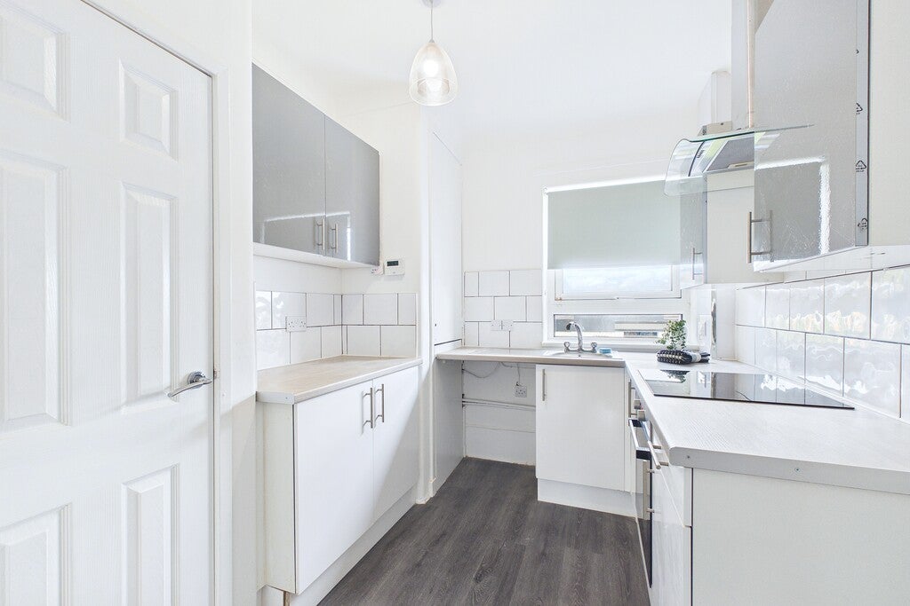 Flat Renfrew Road in Paisley