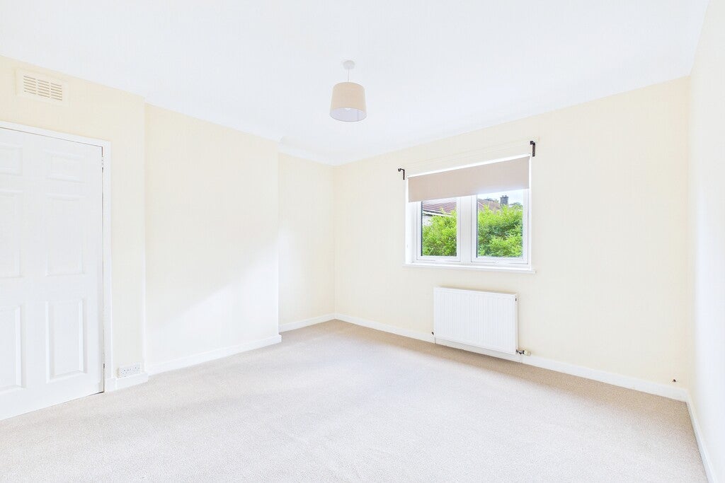 Flat Renfrew Road in Paisley