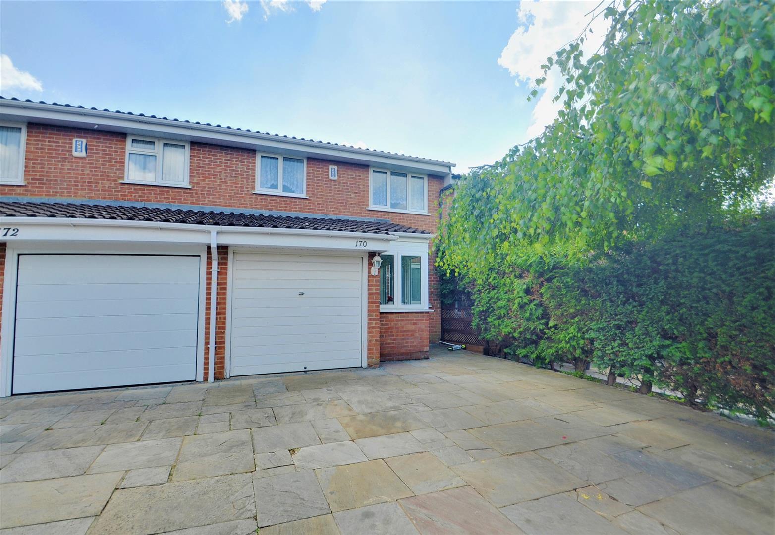 House Aylsham Drive in Greater London