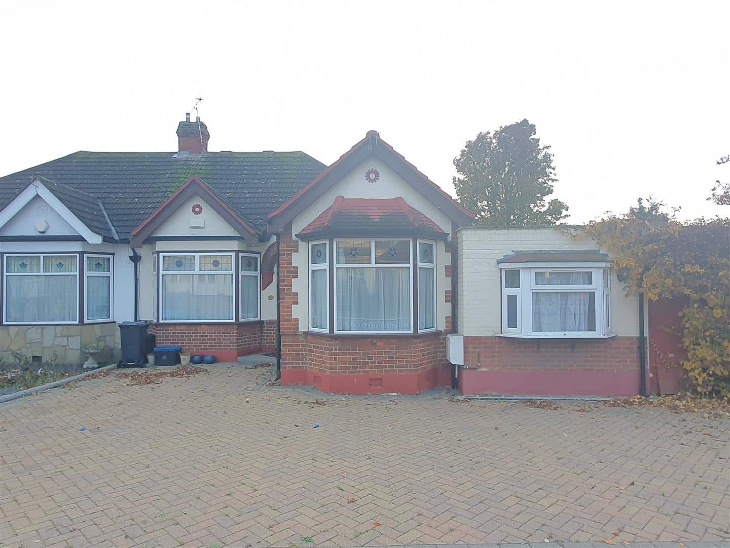 House Falmouth Gardens in Greater London