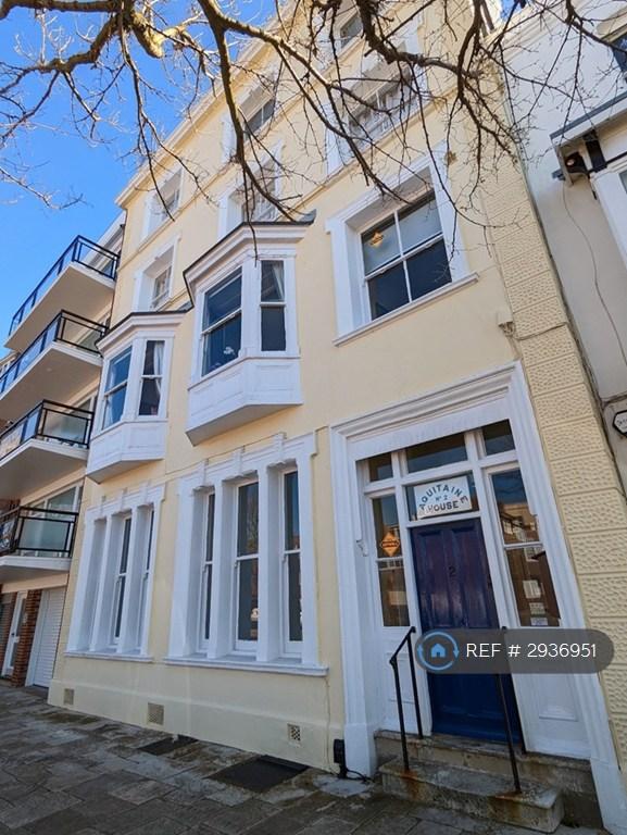 Flat Battery Row in Portsmouth