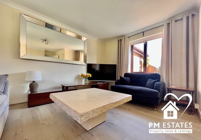 House Ellenborough Close in East Hertfordshire