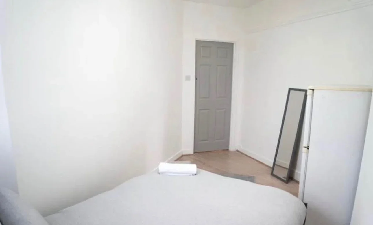 Room Palace Gates Road in Greater London