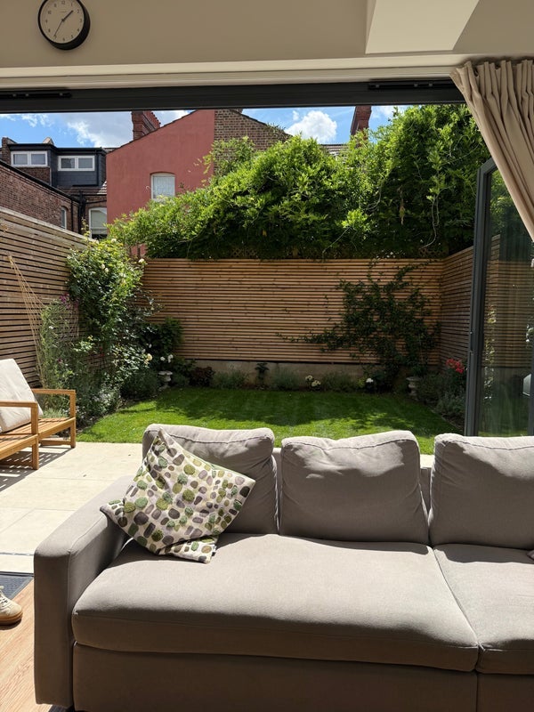 Room Downton Avenue in Greater London