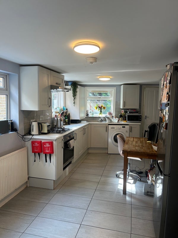 Room Lilford Road in Greater London