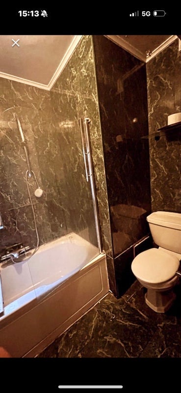 Room Finchley Road in Greater London