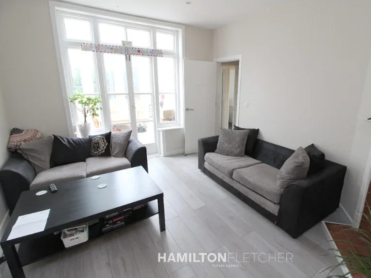Room Melrose Avenue in Reading