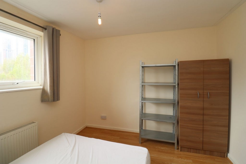 Room Globe Road in Greater London