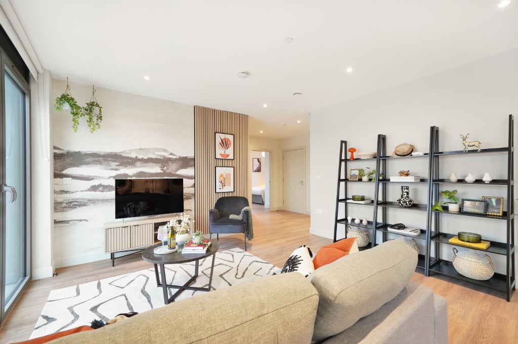 Flat Randalls Way in Mole Valley