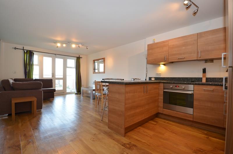 Flat Park Lodge Avenue in Greater London