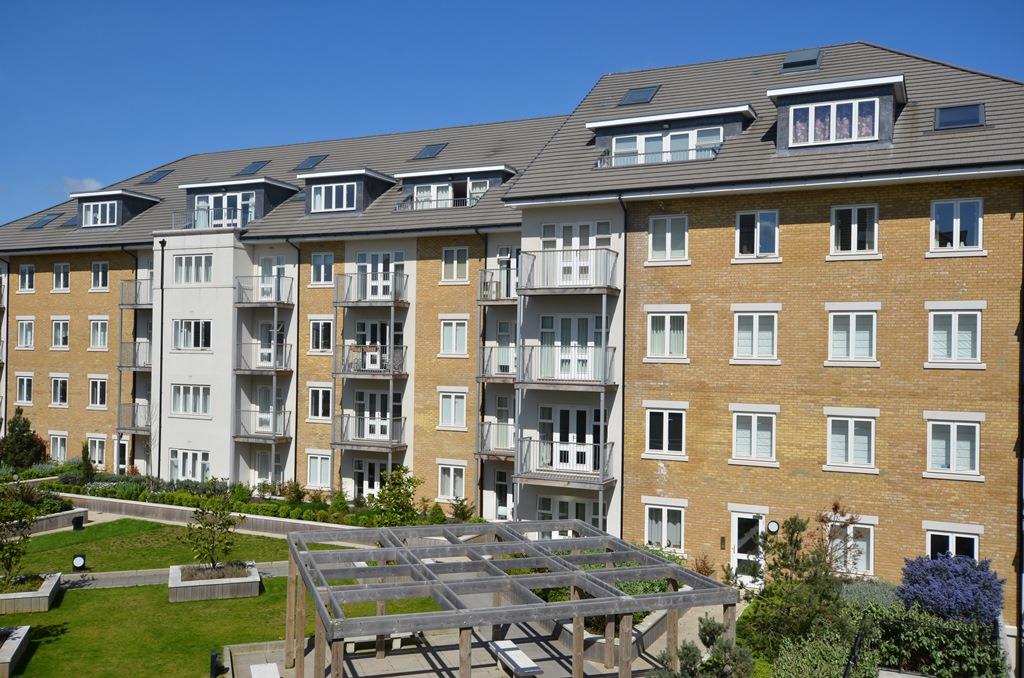 Flat Park Lodge Avenue in Greater London