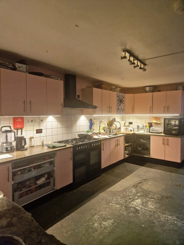 Room Lothair Road North in Greater London