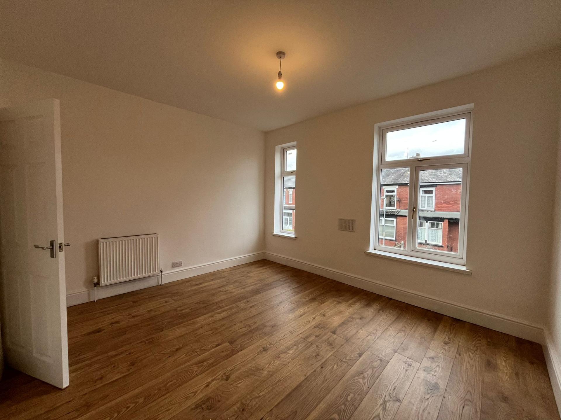 Room Guildford Road in Salford