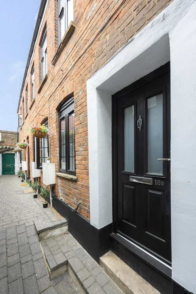 Flat Lewins Yard in Chesham