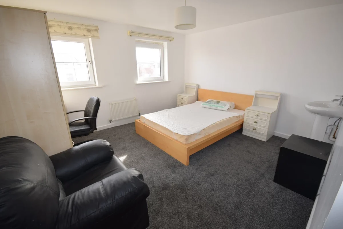 Room Aviation Avenue in Welwyn Hatfield