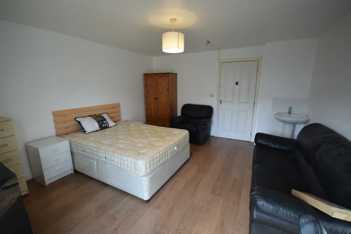 Room Aviation Avenue in Welwyn Hatfield