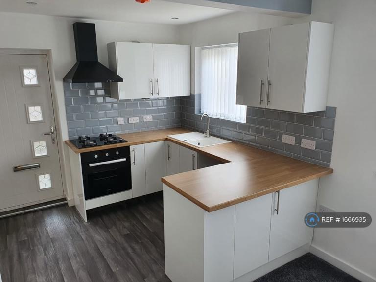 House Astley Avenue in Leeds