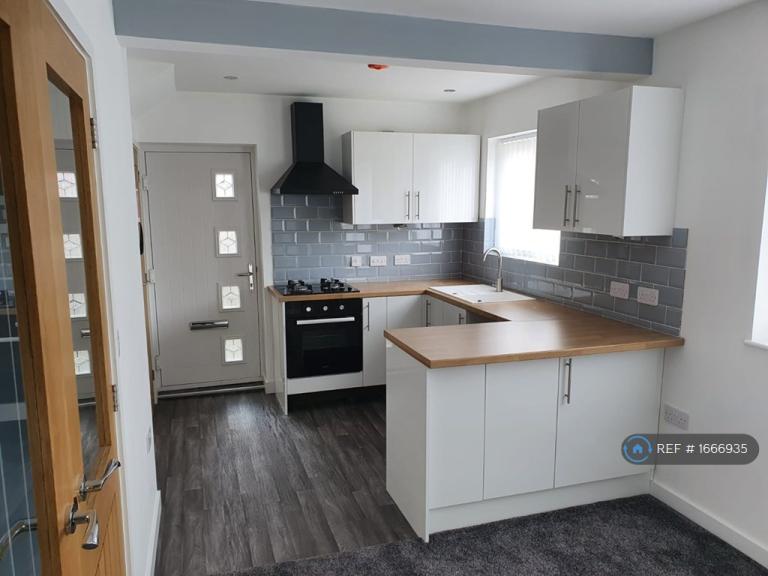House Astley Avenue in Leeds