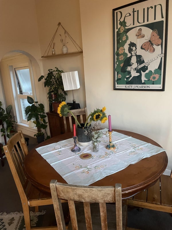 Room Gleneldon Road in Greater London