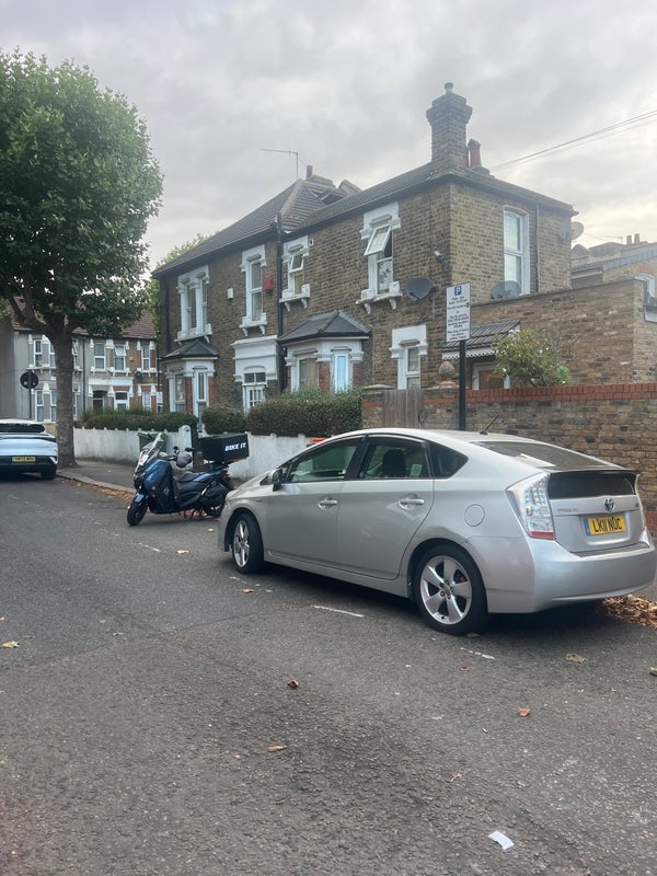 Room Cowper Avenue in Greater London