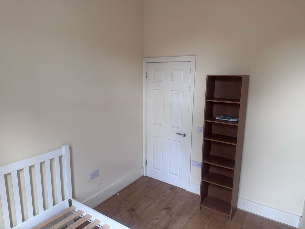 Room Derbyshire Street in Greater London