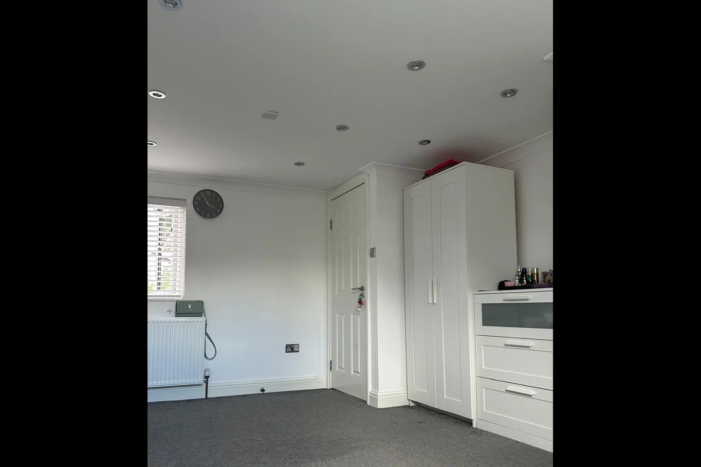 Room Capworth Street in Greater London