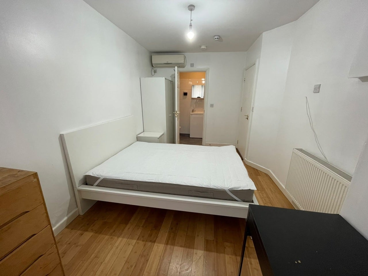 Room Cedar Close in Greater London