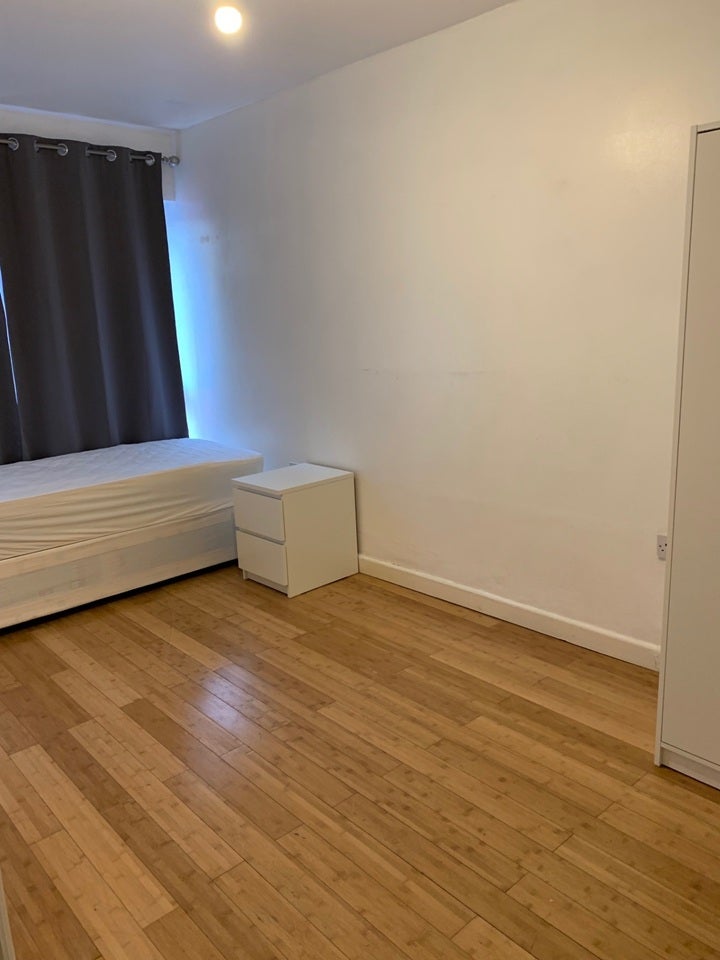 Room Cedar Close in Greater London