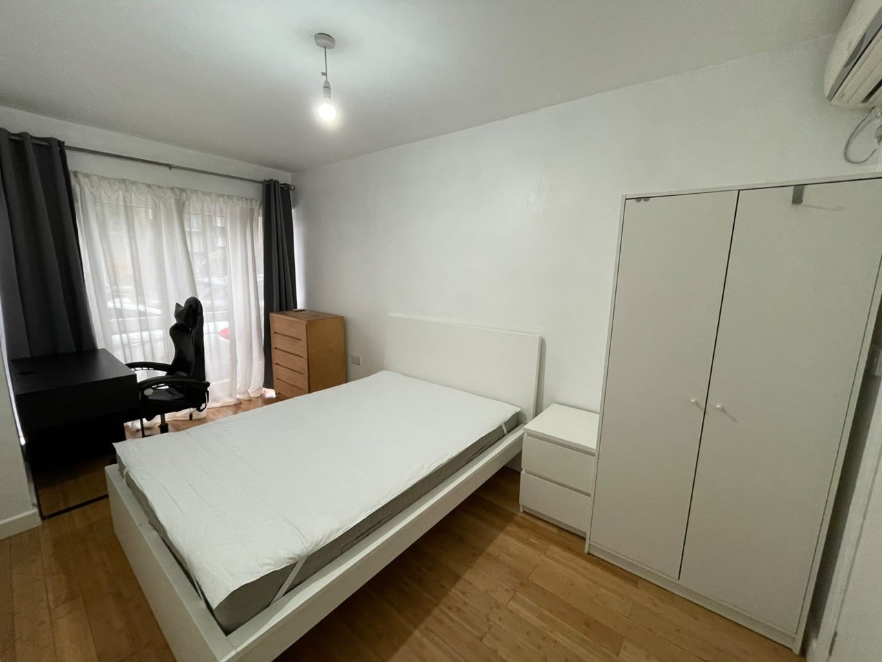 Room Cedar Close in Greater London