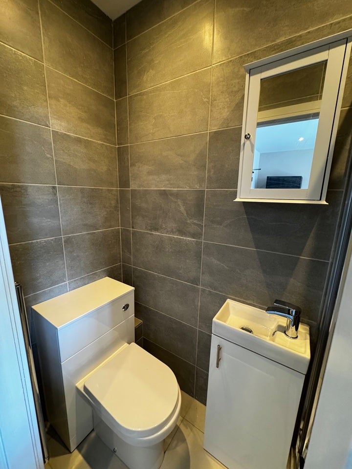 Room Scott Lidgett Road in Stoke-on-Trent
