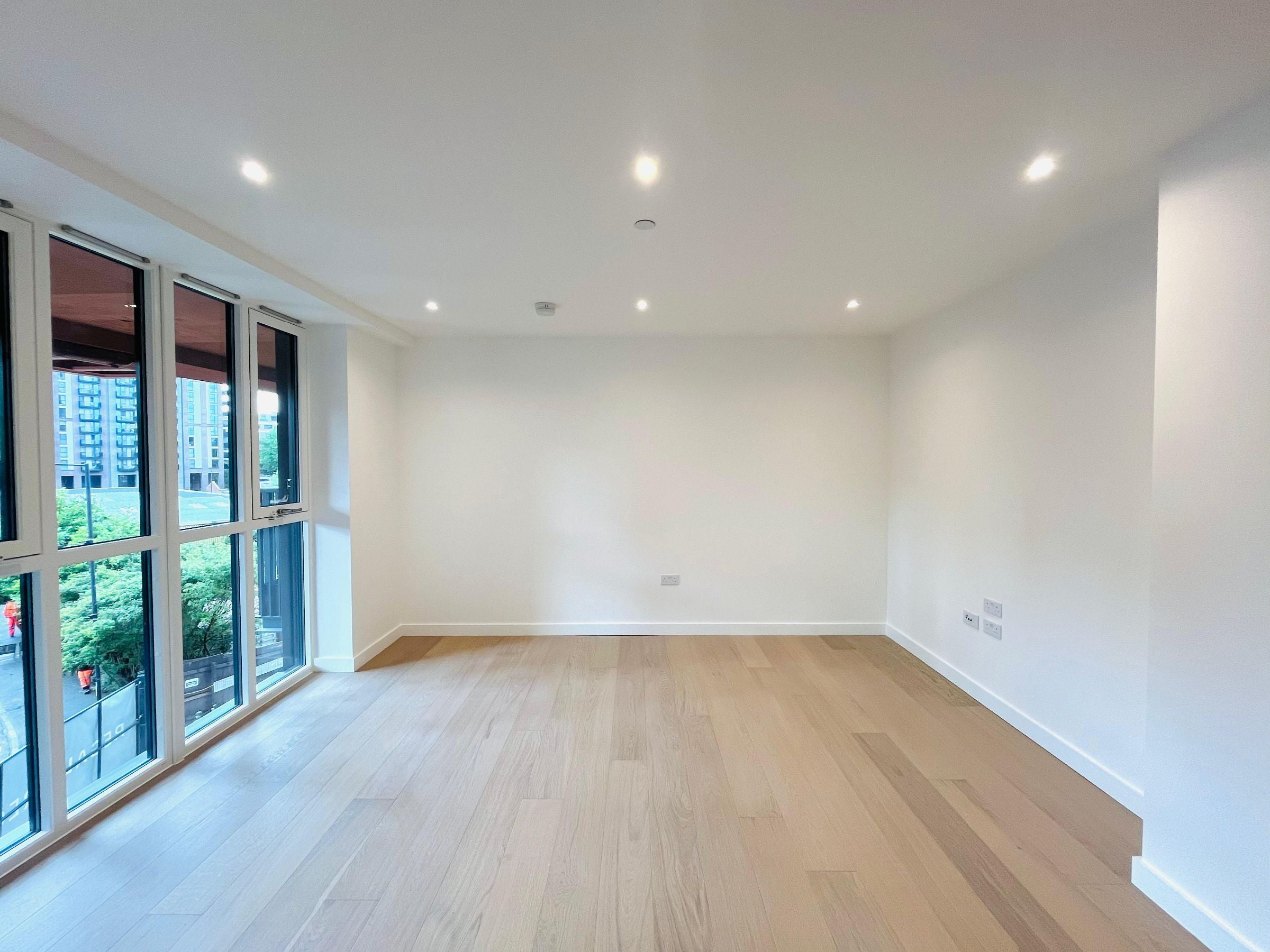 Flat Fifth Way in Greater London