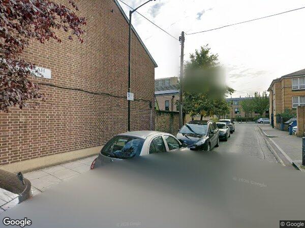 Flat Susannah Street in Greater London