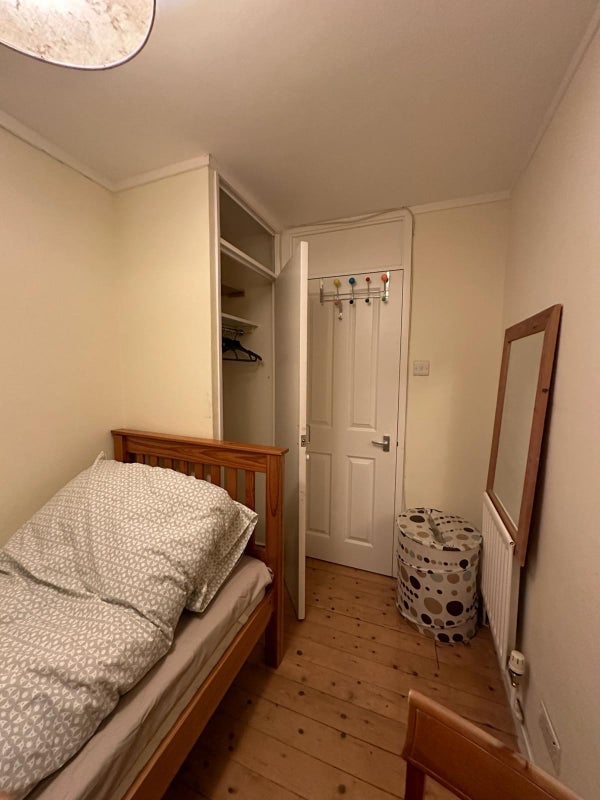 Room Cottesbrook Street in Greater London
