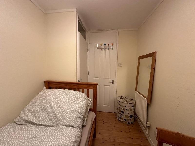 Room Cottesbrook Street in Greater London