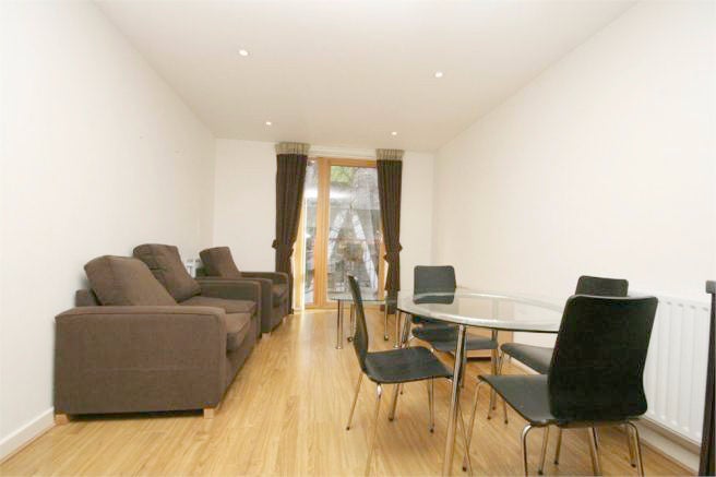 Flat Axe Street in Greater London