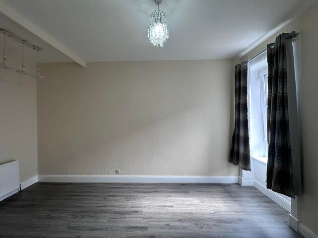 Flat Cathcart Road in Glasgow
